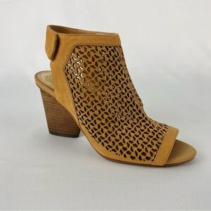 Vince Camuto Dastana Nubuck Leather Peep-Toe Sandal Stacked Heel Sz 7M